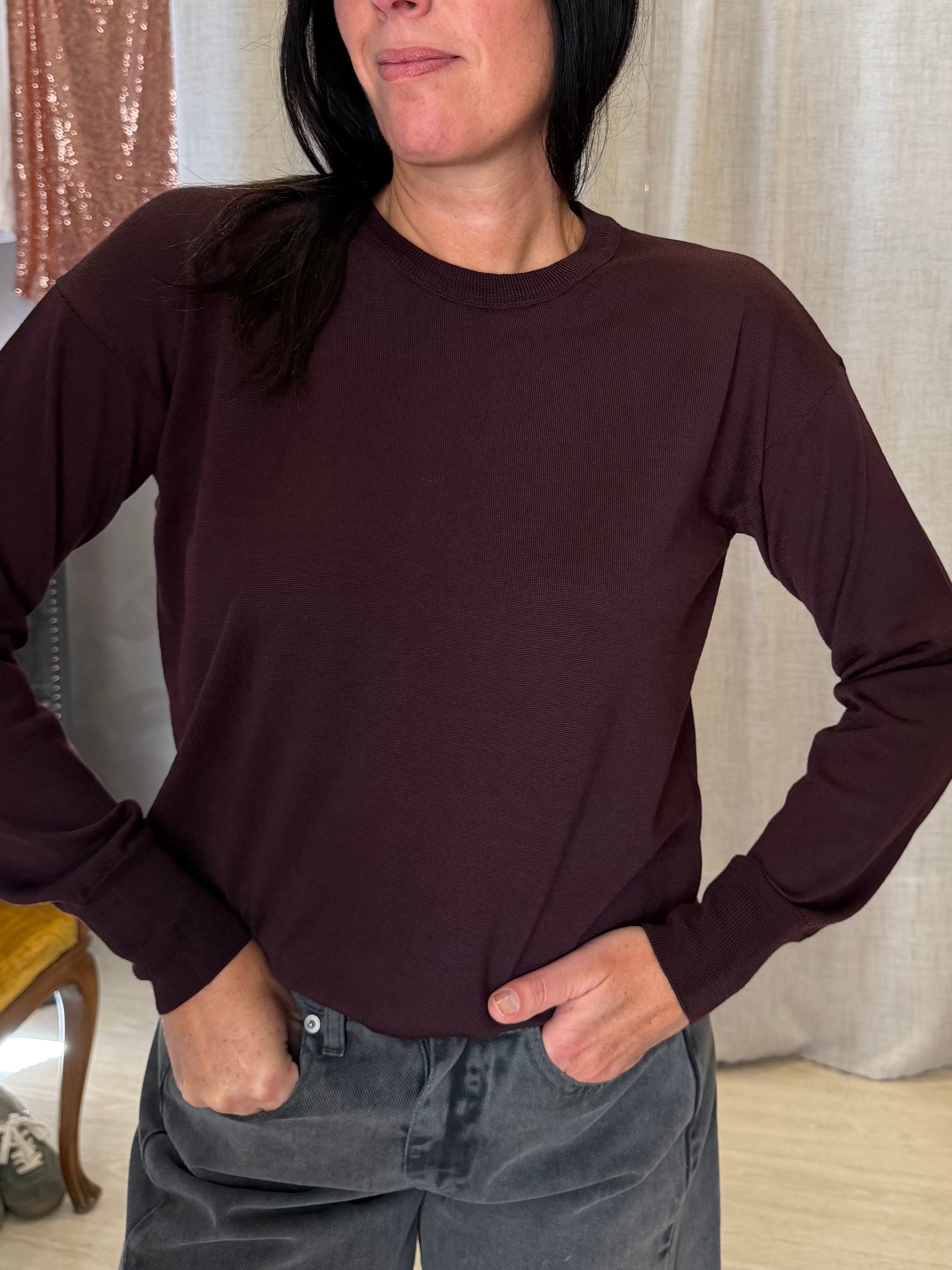 CREW NEK SWEATER