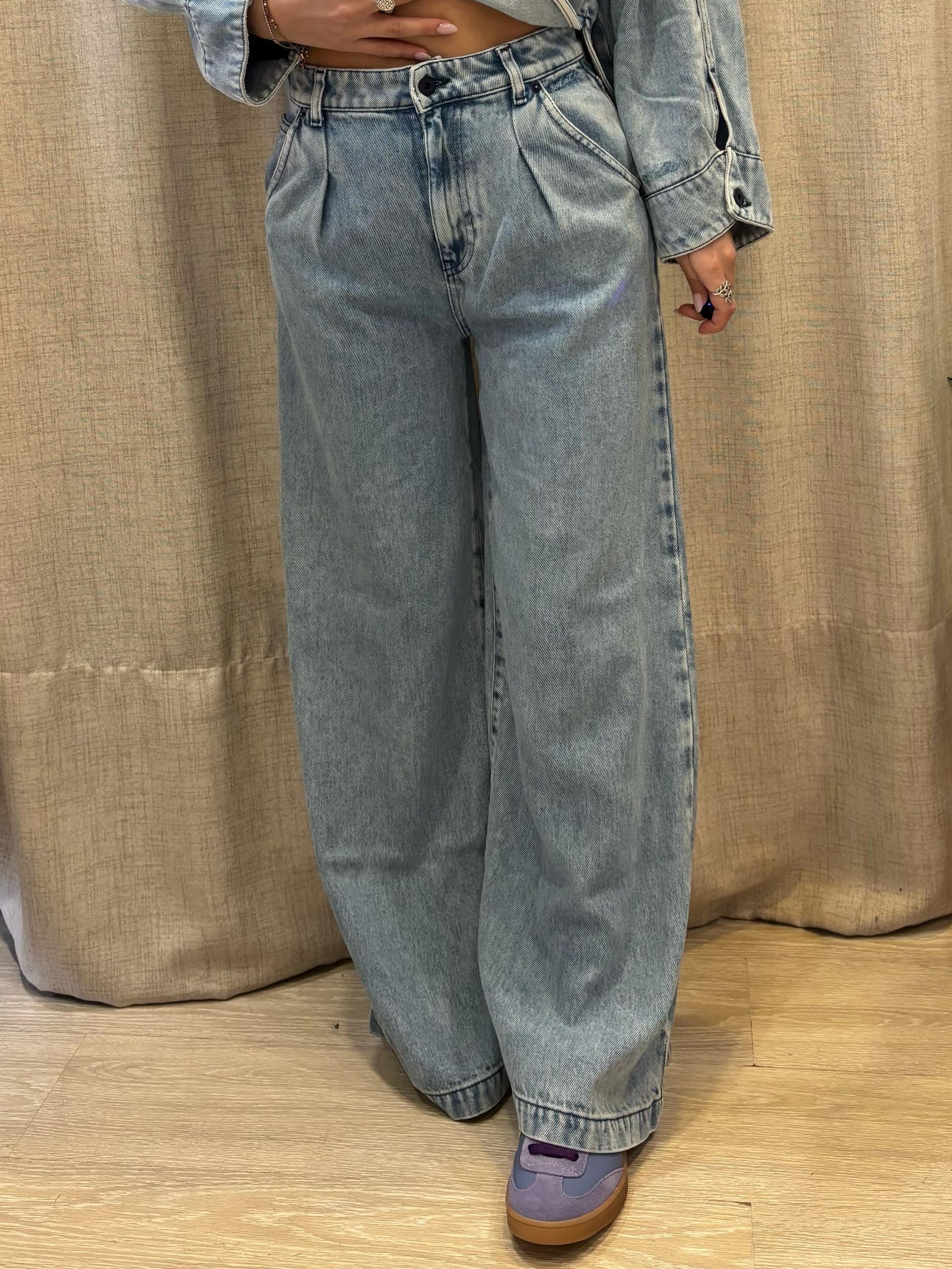 JEANS OVER