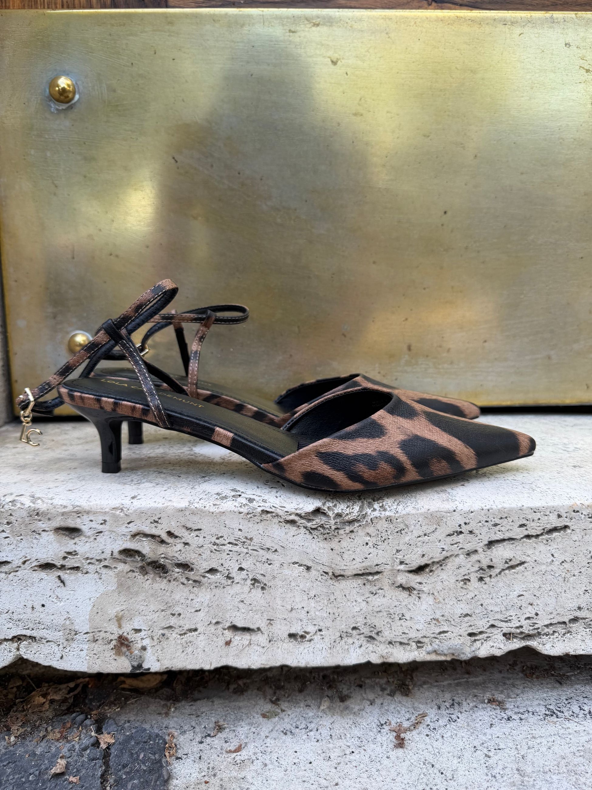 SLINGBACK LEO