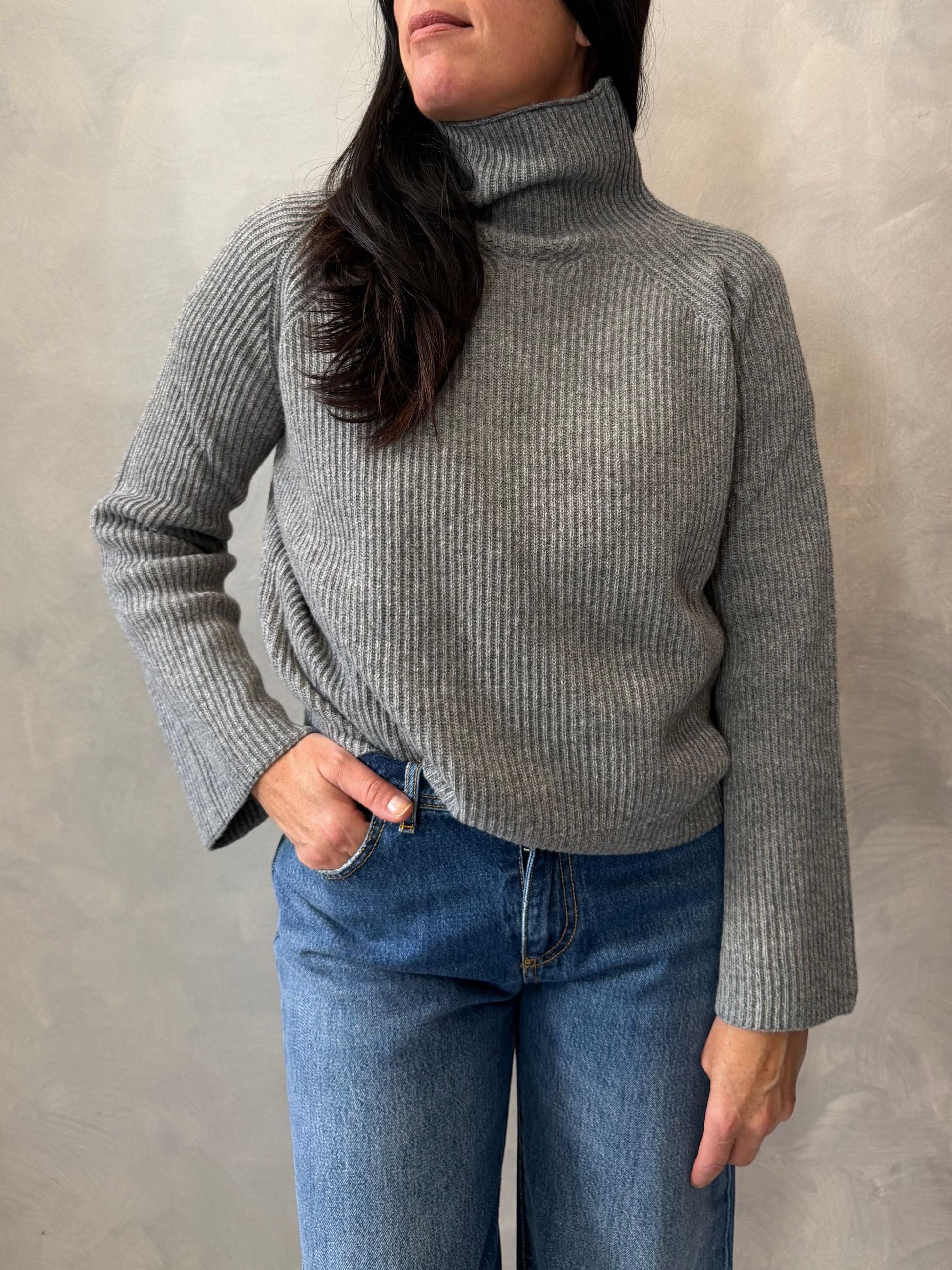 PURE WOOL GRAY